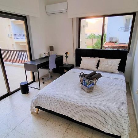 Cozy Beach Apt / 100 Mbit+ Netflix / Near Airport Larnaca Ngoại thất bức ảnh