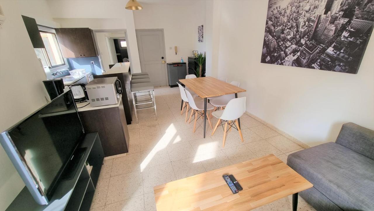 Cozy Beach Apt / 100 Mbit+ Netflix / Near Airport Larnaca Ngoại thất bức ảnh
