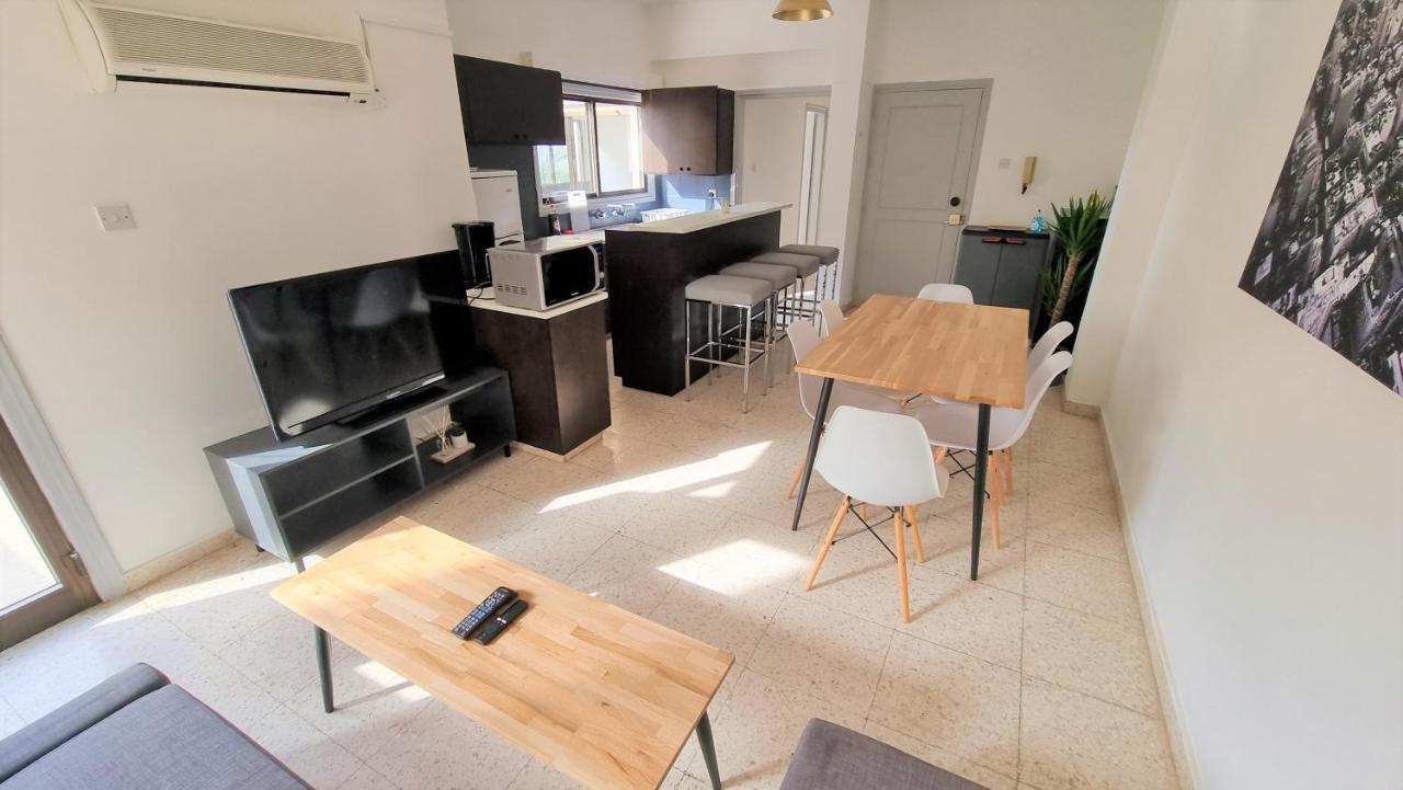 Cozy Beach Apt / 100 Mbit+ Netflix / Near Airport Larnaca Ngoại thất bức ảnh