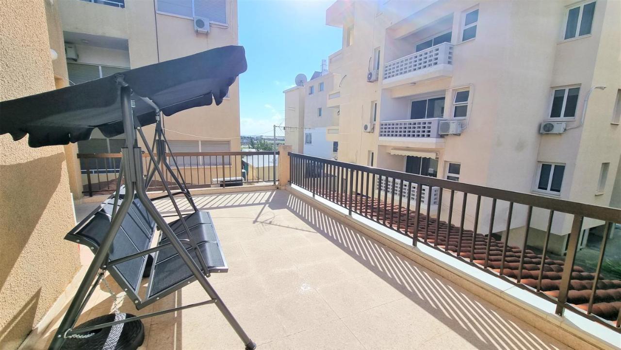 Cozy Beach Apt / 100 Mbit+ Netflix / Near Airport Larnaca Ngoại thất bức ảnh